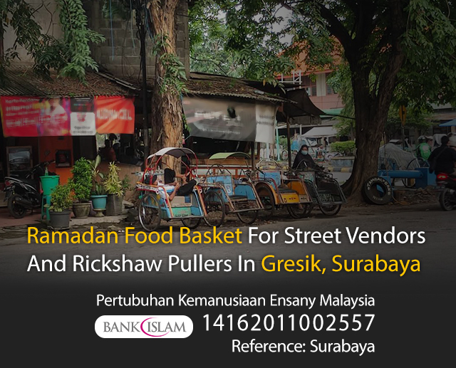 Ramadan Food Basket For Street Vendors And Rickshaw Pullers In Gresik, Surabaya