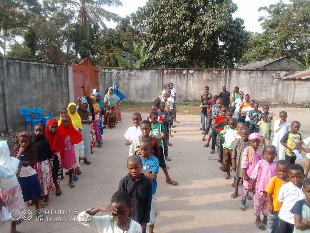 Meals Distribution for 59 Teachers and Huffaz in the region of Mbuji-Mayi and Kanangan in Congo