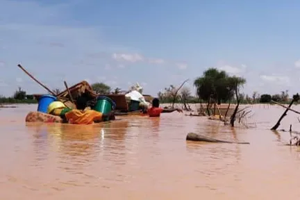 إغاثة متضرري فيضانات في النيجر
