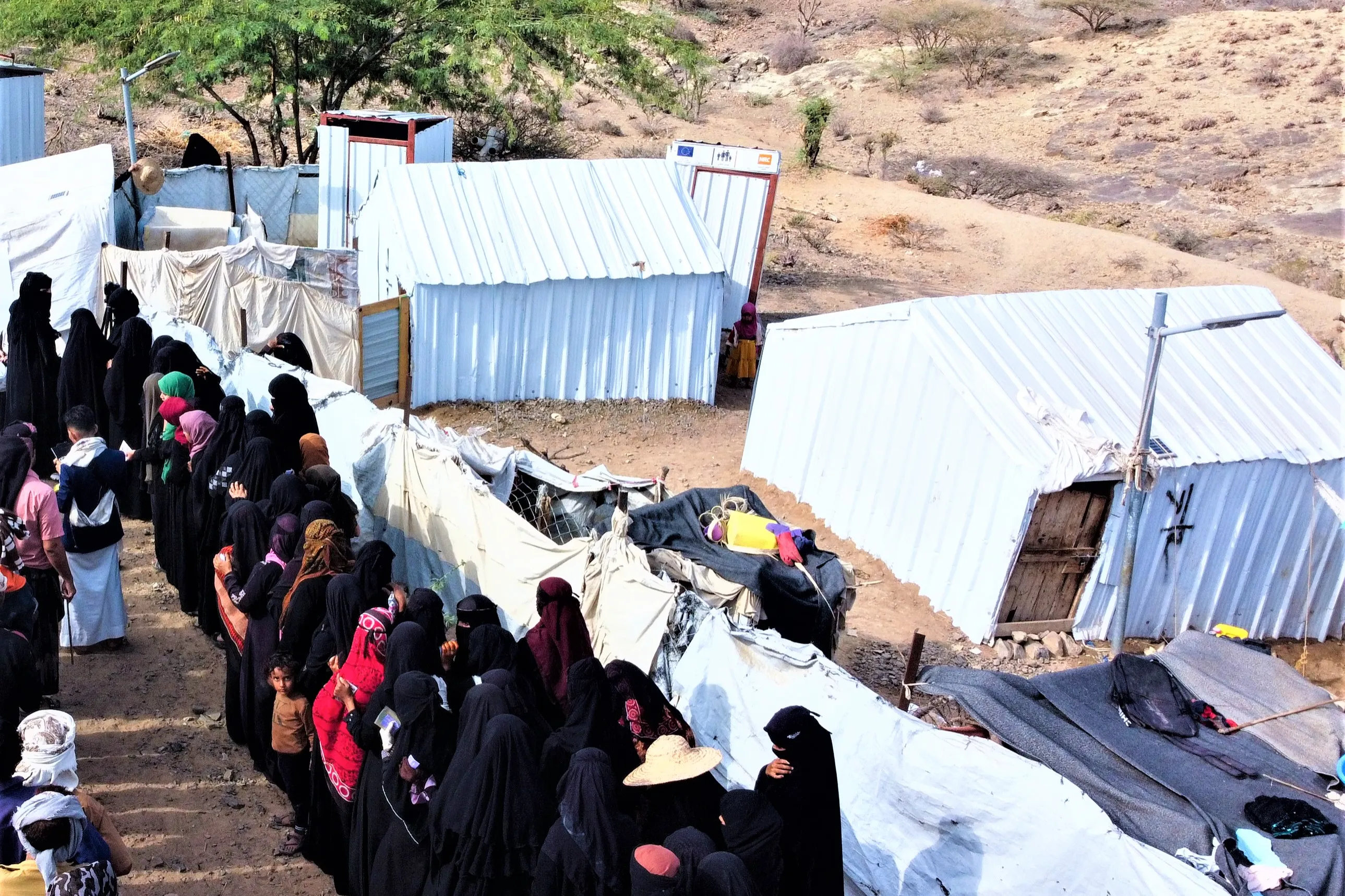 حملة أمل الإغاثية لتوزيع حزمة حقائب المواد غير الغذائية (NFI) لمخيم الرحبة، تعز-اليمن