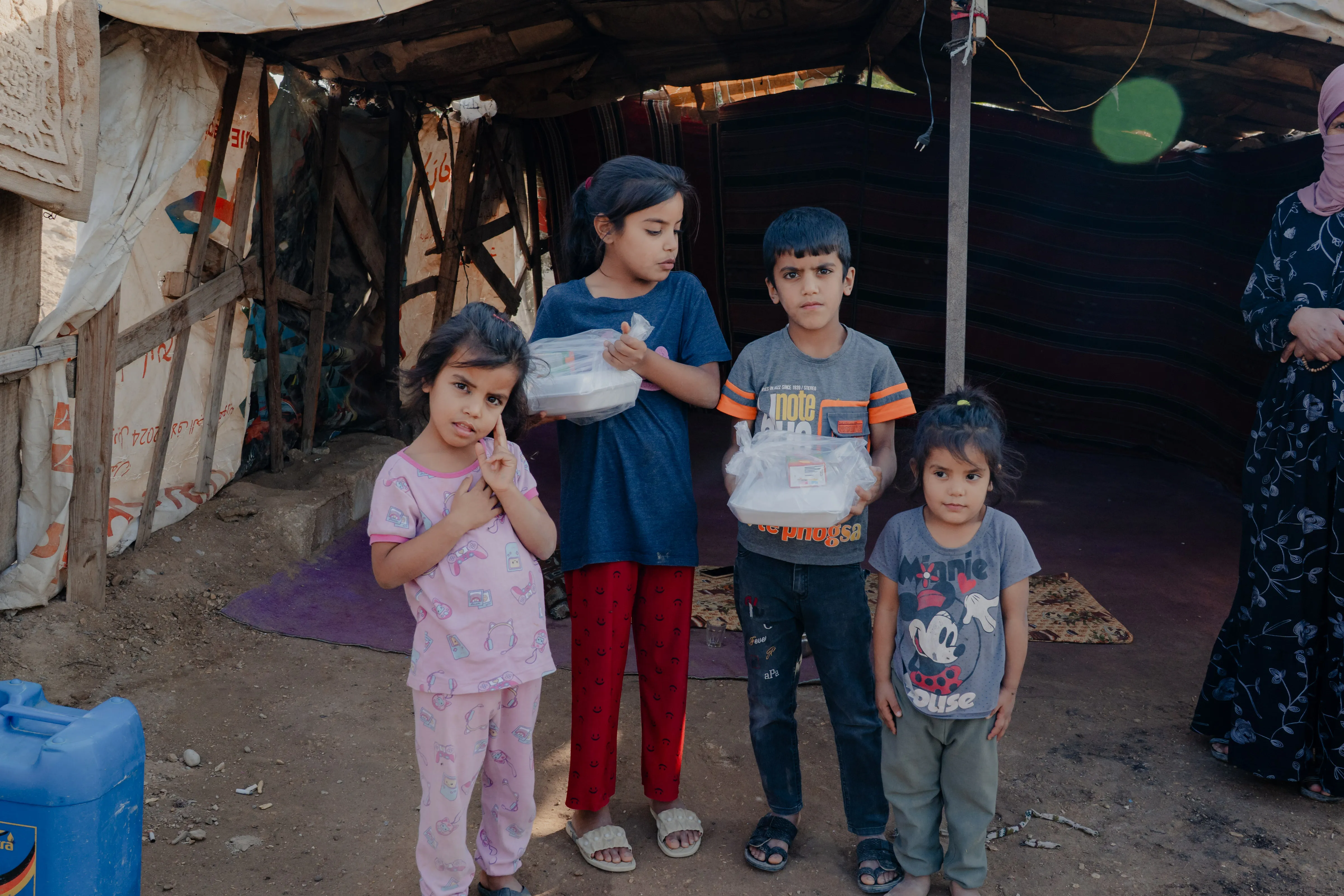 مساعدة الأسر الفلسطينية في الأردن
