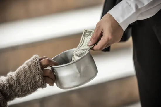 كيفية إخراج الصدقة عن الميت
